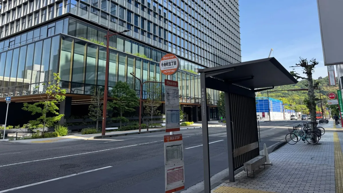 千舟町通り沿いを直進し千舟町CPXビルへ